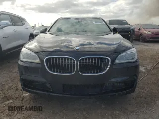 2015 BMW 7 Series 750Li xDrive z VIN WBAYF8C56FD654233, wystawiony jako Copart lot #83321604 z przebiegiem Nie podano mil oraz Nie do naprawy • Non repairable. Historia ofert i sprzedaży dostępna na DreamBid. Obrazek 5.