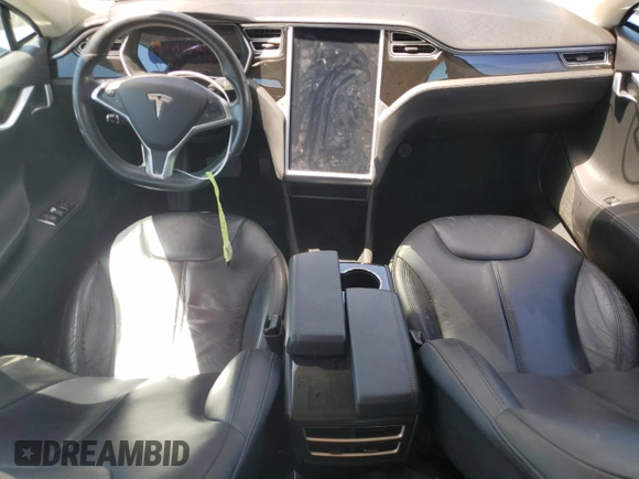 2014 Tesla Model S 60 z VIN 5YJSA1S19EFP56100, wystawiony jako Copart lot #62331725 z przebiegiem Nie podano mil oraz Szkoda całkowita • Salvage title. Historia ofert i sprzedaży dostępna na DreamBid. Obrazek 8.