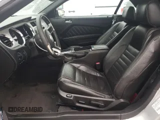 2011 Ford Mustang V6 z VIN 1ZVBP8EM9B5131834, wystawiony jako Copart lot #52545465 z przebiegiem 164 357 mil mil oraz Szkoda całkowita • Salvage title. Historia ofert i sprzedaży dostępna na DreamBid. Obrazek 7.
