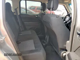 2016 Jeep Patriot Sport z VIN 1C4NJPBAXGD743253, wystawiony jako Copart lot #57150475 z przebiegiem Nie podano mil oraz Szkoda całkowita • Salvage title. Historia ofert i sprzedaży dostępna na DreamBid. Obrazek 11.