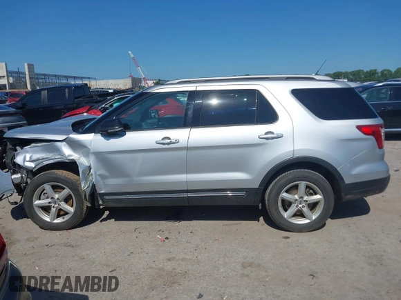 2018 Ford Explorer XLT с VIN 1FM5K7D89JGC70129, выставлен на аукционе IAAI как лот 42499846 с пробегом 86 726 миль миль и . История ставок и продаж доступна на DreamBid. Изображение 15.