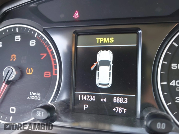 2015 Audi Q5 Premium Plus with VIN WA1LFAFP4FA018830, listed as a IAAI auction lot 41916767 with 114,234 mi miles. Bid and sale history available at carsss.com. Image 7.