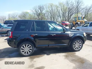 2012 Land Rover LR2 HSE z VIN SALFT2BN8CH304150, wystawiony jako IAAI lot #41875910 z przebiegiem 107 108 mil mil oraz . Historia ofert i sprzedaży dostępna na DreamBid. Obrazek 13.