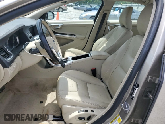 2015 Volvo S60 T5 Drive-E Premier z VIN YV140MFK2F1362846, wystawiony jako Copart lot #56112245 z przebiegiem 39 267 mil mil oraz Szkoda całkowita • Salvage title. Historia ofert i sprzedaży dostępna na DreamBid. Obrazek 7.