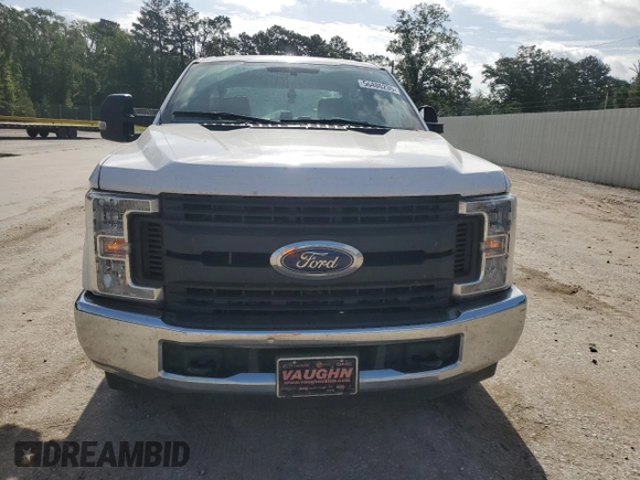 2019 Ford F-250 XL with VIN 1FD7W2A67KEF85513, listed as a Copart auction lot 59395015 with 117,821 mi miles and Salvage title. Bid and sale history available at DreamBid. Image 5.