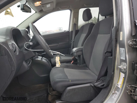 2016 Jeep Compass Sport with VIN 1C4NJDBBXGD718988, listed as a Copart auction lot 58192434 with 87,032 mi miles and Non Repairable. Bid and sale history available at carsss.com. Image 7.