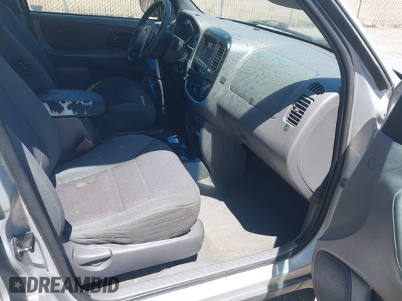 2002 Ford Escape XLT Choice with VIN 1FMYU04122KB95970, listed as a IAAI auction lot 42676851 with 186,109 mi miles and . Bid and sale history available at DreamBid. Image 5.