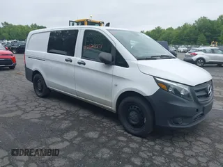 2019 Mercedes-Benz Metris Cargo z VIN WD3PG2EA7K3526922, wystawiony jako IAAI lot #42525371 z przebiegiem 119 180 mil mil oraz . Historia ofert i sprzedaży dostępna na DreamBid. Obrazek 1.