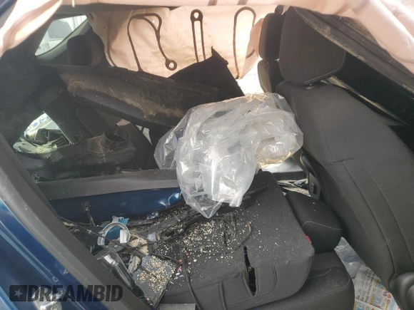 2021 Chevrolet Equinox LT z VIN 2GNAXUEV0M6128237, wystawiony jako Copart lot #42241435 z przebiegiem Nie podano mil oraz Szkoda całkowita • Salvage title. Historia ofert i sprzedaży dostępna na DreamBid. Obrazek 12.
