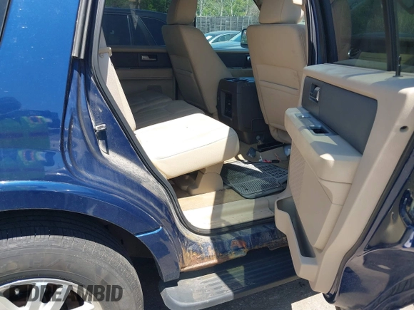 2012 Ford Expedition XLT with VIN 1FMJU1J54CEF08340, listed as a IAAI auction lot 42405010 with Not provided miles and . Bid and sale history available at DreamBid. Image 8.