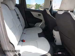 2018 Jeep Renegade Latitude with VIN ZACCJABB7JPH06179, listed as a IAAI auction lot 41900688 with 115,277 mi miles. Bid and sale history available at carsss.com. Image 8.