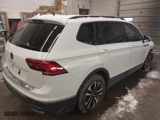 2024 Volkswagen Tiguan S with VIN 3VVRB7AX1RM050617, listed as a IAAI auction lot 41247769 with 20,699 mi miles. Bid and sale history available at carsss.com. Image 4.
