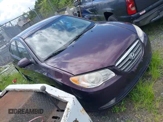 2008 Hyundai Elantra GLS with VIN KMHDU46D28U273030, listed as a IAAI auction lot 42213845 with 225,123 mi miles and . Bid and sale history available at DreamBid. Image 1.