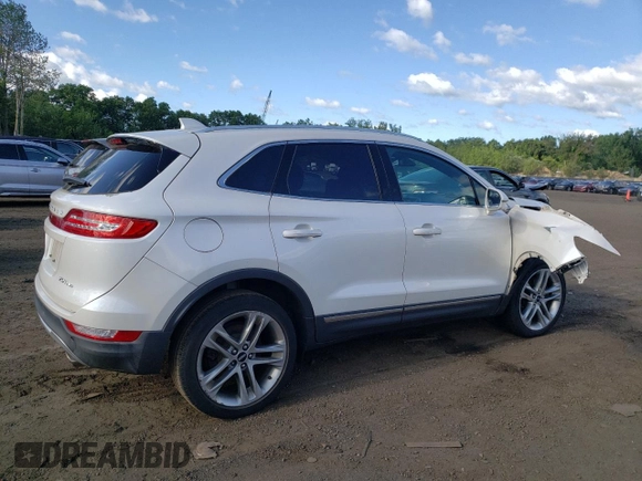 2018 Lincoln MKC Reserve z VIN 5LMCJ3D94JUL13544, wystawiony jako Copart lot #61193235 z przebiegiem 28 353 mil mil oraz Szkoda całkowita • Salvage title. Historia ofert i sprzedaży dostępna na DreamBid. Obrazek 3.