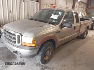 2000 Ford F-250 XL z VIN 1FTNX20F7YEB54544, wystawiony jako IAAI lot #42526065 z przebiegiem 119 737 mil mil oraz . Historia ofert i sprzedaży dostępna na DreamBid. Obrazek 2.