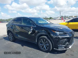 2020 Lexus NX 300 F Sport z VIN JTJSARBZ3L2177315, wystawiony jako IAAI lot #42297481 z przebiegiem 42 843 mil mil oraz . Historia ofert i sprzedaży dostępna na DreamBid. Obrazek 6.