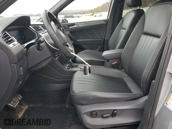 2023 Volkswagen Tiguan SE R-Line Black с VIN 3VV8B7AX1PM023703, выставлен на аукционе Copart как лот 47397265 с пробегом 37 540 миль миль и Списание • Salvage title. История ставок и продаж доступна на DreamBid. Изображение 7.