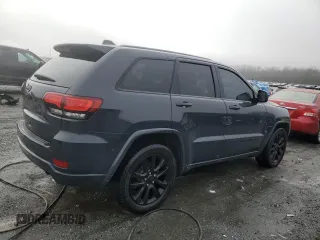 2017 Jeep Grand Cherokee Laredo with VIN 1C4RJEAG4HC773920, listed as a Copart auction lot 45137365 with 124,011 mi miles and Salvage Title. Bid and sale history available at carsss.com. Image 3.