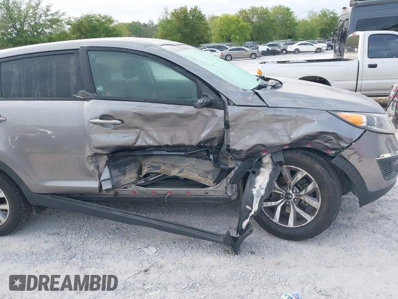 2016 Kia Sportage LX with VIN KNDPB3AC9G7846454, listed as a IAAI auction lot 42093337 with 143,513 mi miles. Bid and sale history available at carsss.com. Image 6.