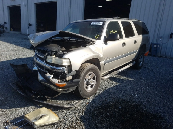2000 Chevrolet Suburban LS with VIN 3GNEC16T0YG177411, listed as a Copart auction lot 52036980 with 299,641 mi miles and Non Repairable. Bid and sale history available at carsss.com. Image 2.