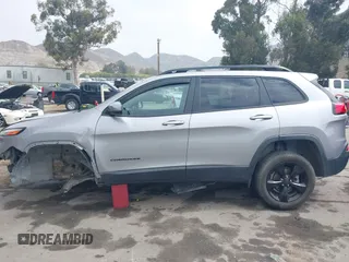 2018 Jeep Cherokee Latitude Tech Connect с VIN 1C4PJLCB2JD540423, выставлен на аукционе IAAI как лот 42159808 с пробегом 186 962 миль миль и . История ставок и продаж доступна на DreamBid. Изображение 14.