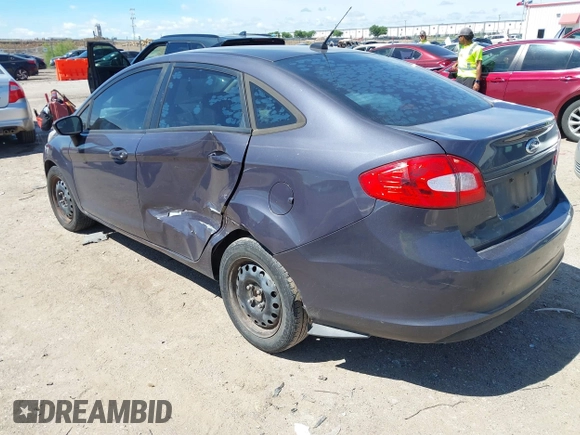 2013 Ford Fiesta S с VIN 3FADP4AJ7DM207683, выставлен на аукционе IAAI как лот 42220602 с пробегом 129 549 миль миль и . История ставок и продаж доступна на DreamBid. Изображение 3.