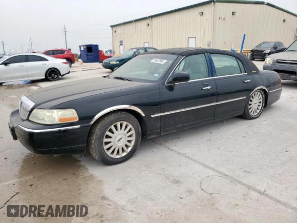 2004 Lincoln Town Car Ultimate z VIN 1LNHM83W14Y660640, wystawiony jako Copart lot #53652685 z przebiegiem 147 781 mil mil oraz Czysty tytuł • Clean title. Historia ofert i sprzedaży dostępna na DreamBid. Obrazek 1.