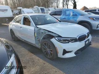 2020 BMW 3 Series 330i xDrive with VIN WBA5R7C05LFH70437, listed as a Copart auction lot 47979785 with 70,224 mi miles and Salvage Title. Bid and sale history available at DreamBid. Image 4.