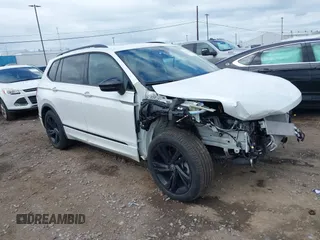 2024 Volkswagen Tiguan SE R-Line Black with VIN 3VV8B7AX3RM111526, listed as a IAAI auction lot 42524100 with 7,280 mi miles and . Bid and sale history available at DreamBid. Image 1.