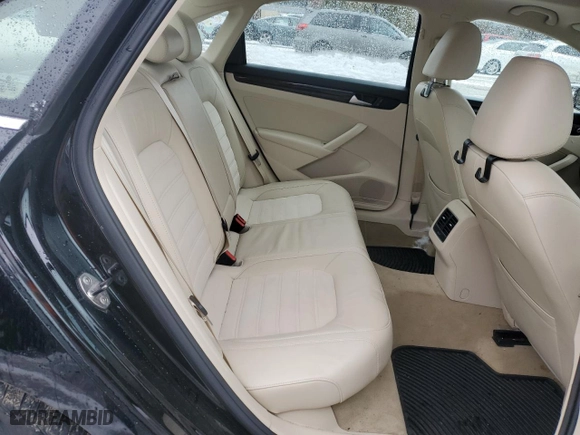 2014 Volkswagen Passat SEL Premium with VIN 1VWCS7A35EC113454, listed as a Copart auction lot 44992095 with 59,057 mi miles and Clean Title. Bid and sale history available at carsss.com. Image 10.