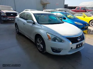 2015 Nissan Altima 2.5 S with VIN 1N4AL3AP6FC129575, listed as a IAAI auction lot 42004824 with 111,694 mi miles. Bid and sale history available at carsss.com. Image 1.