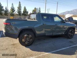 2022 Rivian R1T Launch Edition with VIN 7FCTGAAL3NN003101, listed as a Copart auction lot 85602634 with 17,189 mi miles and Salvage Title. Bid and sale history available at carsss.com. Image 3.