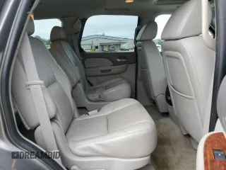 2007 Chevrolet Tahoe LT z VIN 1GNFC13087R397781, wystawiony jako Copart lot #80009594 z przebiegiem 262 747 mil mil oraz Szkoda całkowita • Salvage title. Historia ofert i sprzedaży dostępna na DreamBid. Obrazek 12.