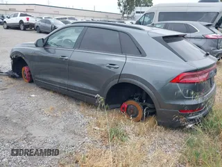 2022 Audi SQ8 Prestige z VIN WA1CWBF11ND017665, wystawiony jako IAAI lot #41430807 z przebiegiem 30 619 mil mil oraz . Historia ofert i sprzedaży dostępna na DreamBid. Obrazek 3.
