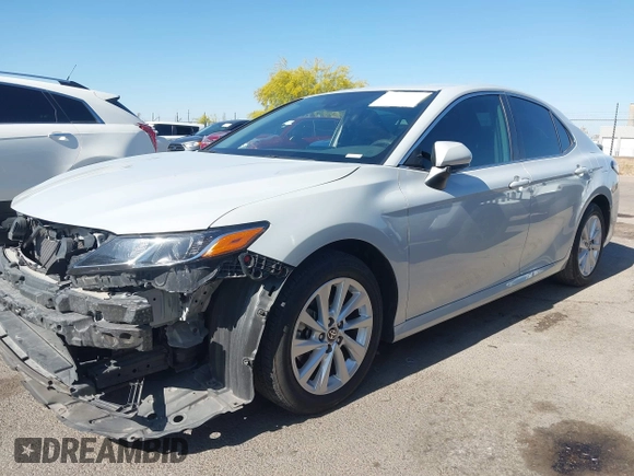 2023 Toyota Camry LE z VIN 4T1C11AK3PU182386, wystawiony jako IAAI lot #42118553 z przebiegiem 38 705 mil mil oraz . Historia ofert i sprzedaży dostępna na DreamBid. Obrazek 2.