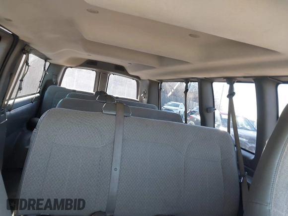 2018 Chevrolet Express Passenger LT z VIN 1GAZGPFGXJ1326392, wystawiony jako IAAI lot #41591765 z przebiegiem 350 366 mil mil oraz . Historia ofert i sprzedaży dostępna na DreamBid. Obrazek 8.