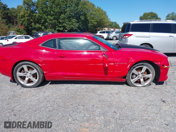 2010 Chevrolet Camaro 2SS z VIN 2G1FK1EJ0A9184965, wystawiony jako IAAI lot #37813703 z przebiegiem 134 124 mil mil oraz . Historia ofert i sprzedaży dostępna na DreamBid. Obrazek 13.
