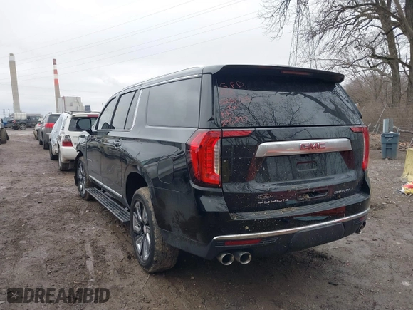 2021 GMC Yukon XL Denali with VIN 1GKS2JKL2MR236297, listed as a IAAI auction lot 41527869 with 53,863 mi miles. Bid and sale history available at carsss.com. Image 3.