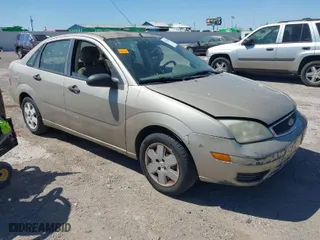 2007 Ford Focus S with VIN 1FAFP34N77W328137, listed as a IAAI auction lot 41777661 with 160,450 mi miles. Bid and sale history available at carsss.com. Image 1.