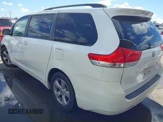 2013 Toyota Sienna LE AAS with VIN 5TDKK3DC4DS358746, listed as a IAAI auction lot 41788838 with 92,281 mi miles. Bid and sale history available at carsss.com. Image 3.