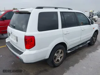 2006 Honda Pilot EX-L with VIN 5FNYF28566B038128, listed as a IAAI auction lot 41840111 with 231,361 mi miles. Bid and sale history available at carsss.com. Image 4.