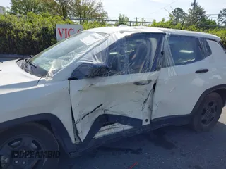 2018 Jeep Compass Sport with VIN 3C4NJCAB1JT151759, listed as a IAAI auction lot 41896340 with 121,804 mi miles. Bid and sale history available at carsss.com. Image 6.