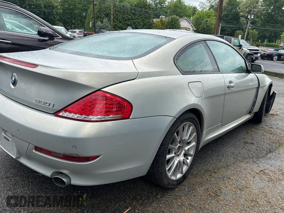 2008 BMW 6 Series 650i z VIN WBAEA53558CV90985, wystawiony jako Copart lot #57308835 z przebiegiem 99 340 mil mil oraz Czysty tytuł • Clean title. Historia ofert i sprzedaży dostępna na DreamBid. Obrazek 4.