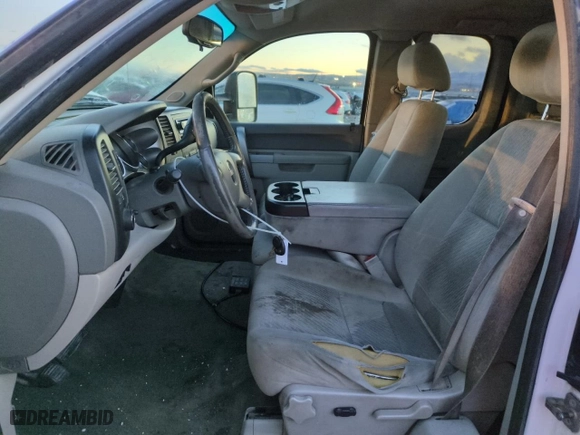 2011 GMC Sierra 2500HD SLE with VIN 1GT220CG5BZ389552, listed as a Copart auction lot 85121284 with 345,909 mi miles and Salvage Title. Bid and sale history available at carsss.com. Image 7.