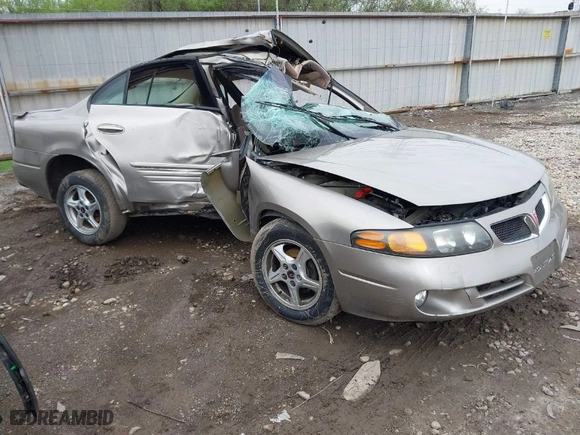 2002 Pontiac Bonneville SE with VIN 1G2HX54K624146331, listed as a IAAI auction lot 41924115 with 83,665 mi miles. Bid and sale history available at carsss.com. Image 1.