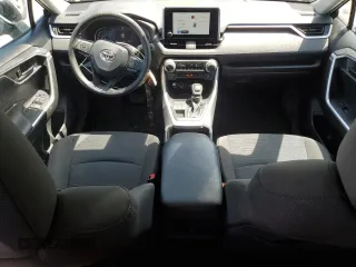 2023 Toyota RAV4 LE z VIN 2T3F1RFV5PW359980, wystawiony jako Copart lot #54404425 z przebiegiem 60 923 mil mil oraz Szkoda całkowita • Salvage title. Historia ofert i sprzedaży dostępna na DreamBid. Obrazek 8.