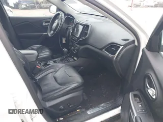 2019 Jeep Cherokee Limited z VIN 1C4PJLDB8KD195916, wystawiony jako IAAI lot #40787056 z przebiegiem 147 047 mil mil oraz . Historia ofert i sprzedaży dostępna na DreamBid. Obrazek 5.