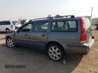 2002 Volvo V70 with VIN YV1SJ58DX21249326, listed as a Copart auction lot 70977624 with 0 mi miles and Salvage Title. Bid and sale history available at carsss.com. Image 2.