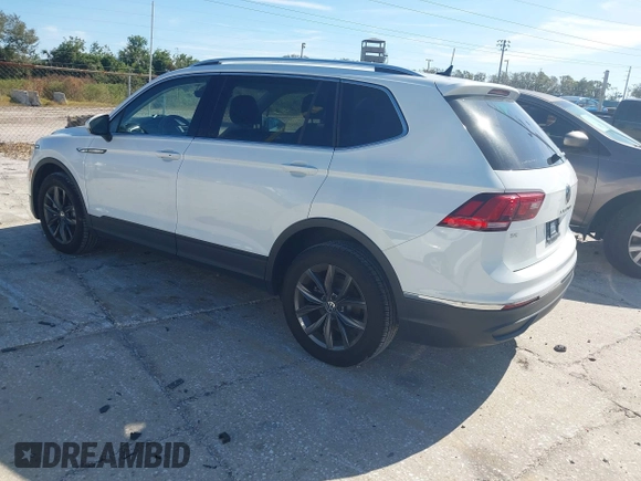 2024 Volkswagen Tiguan SE with VIN 3VV2B7AX7RM048615, listed as a IAAI auction lot 41434013 with 21,041 mi miles and . Bid and sale history available at DreamBid. Image 3.