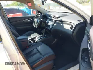 2015 Nissan Rogue SL with VIN 5N1AT2MV8FC823548, listed as a IAAI auction lot 42070704 with 125,331 mi miles. Bid and sale history available at carsss.com. Image 5.